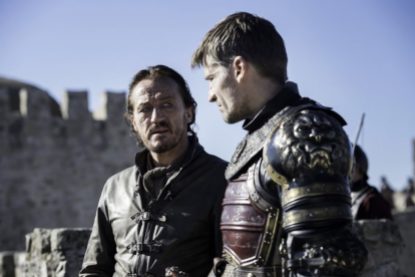 Jaime Lannister et Bronn s'interroge sur la raison de leur présence à Port Réal.